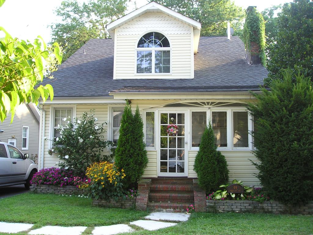 49 MONTCLAIR AVE