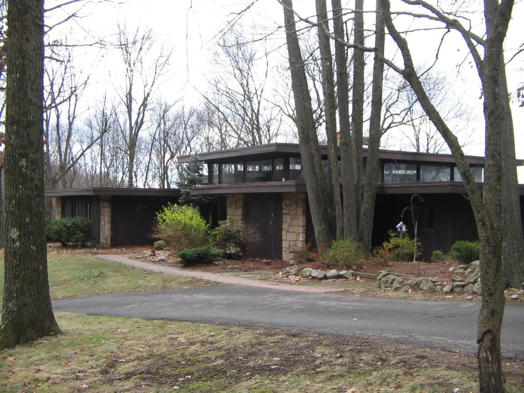 62 GRAYROCK RD