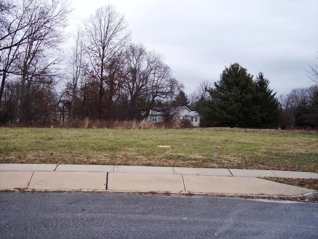 9 BRIARWOOD CT
