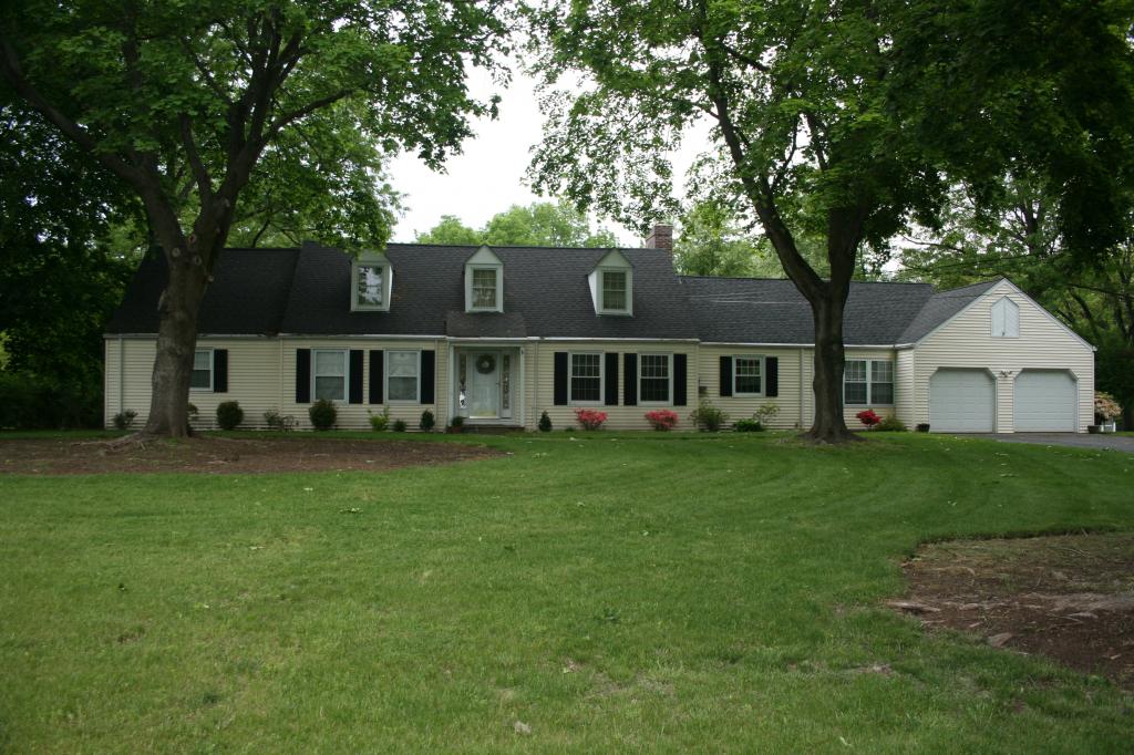 10 FIELDSTONE DR