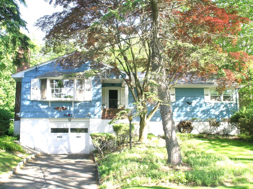 MLS #/Web ID: 2684491