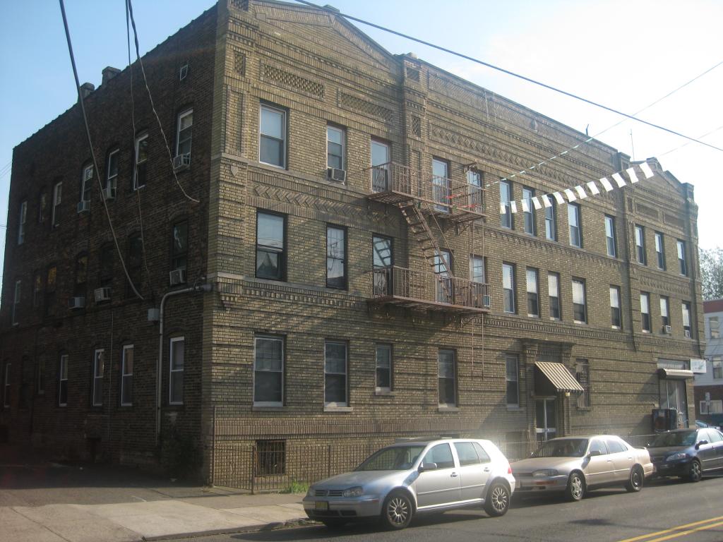 42 LAIDLAW AVE