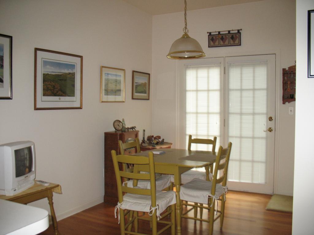 6 Murray Hill Manor