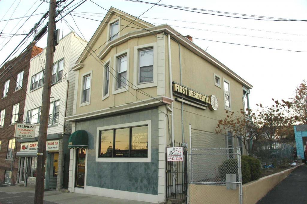 MLS #/Web ID: 2708891