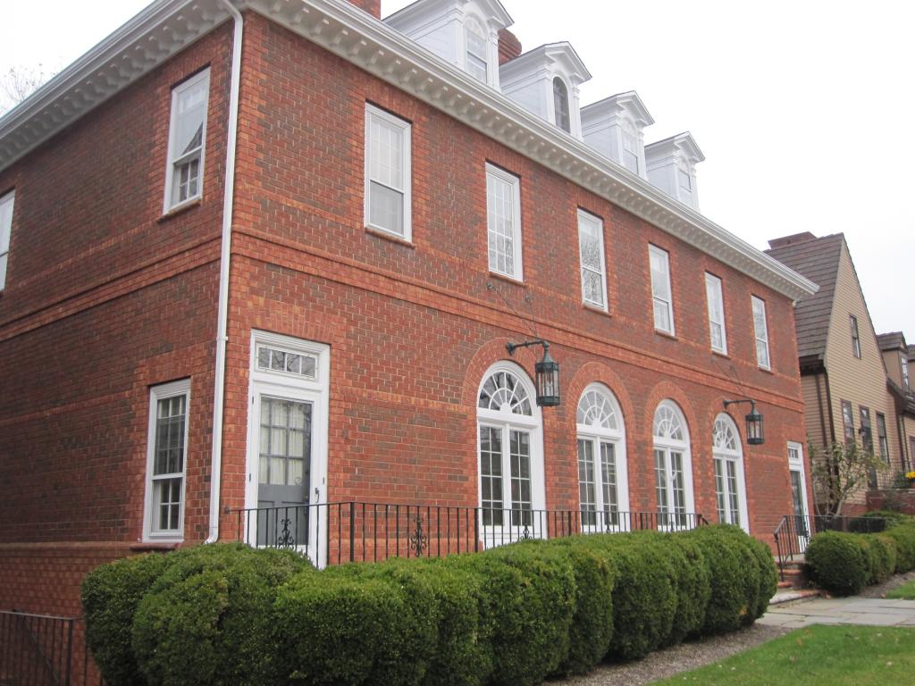 41 MURRAY HILL SQ