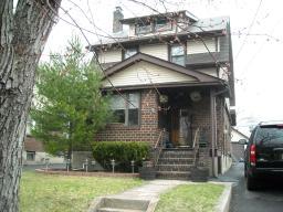 198 LAKESIDE DR