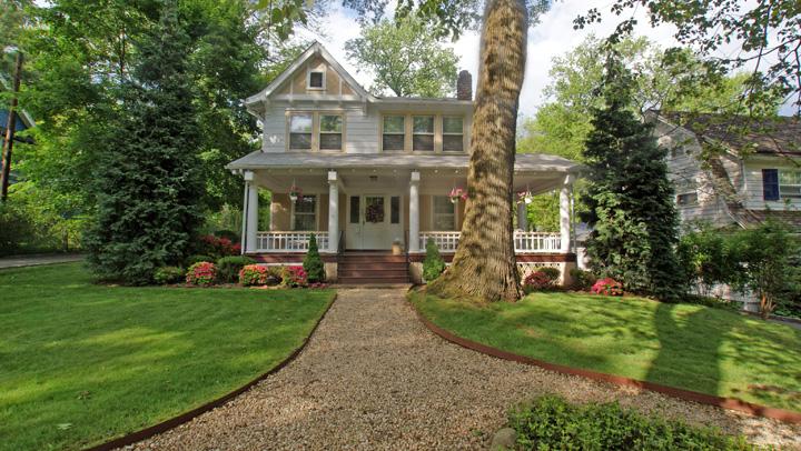 MLS #/Web ID: 2727491
