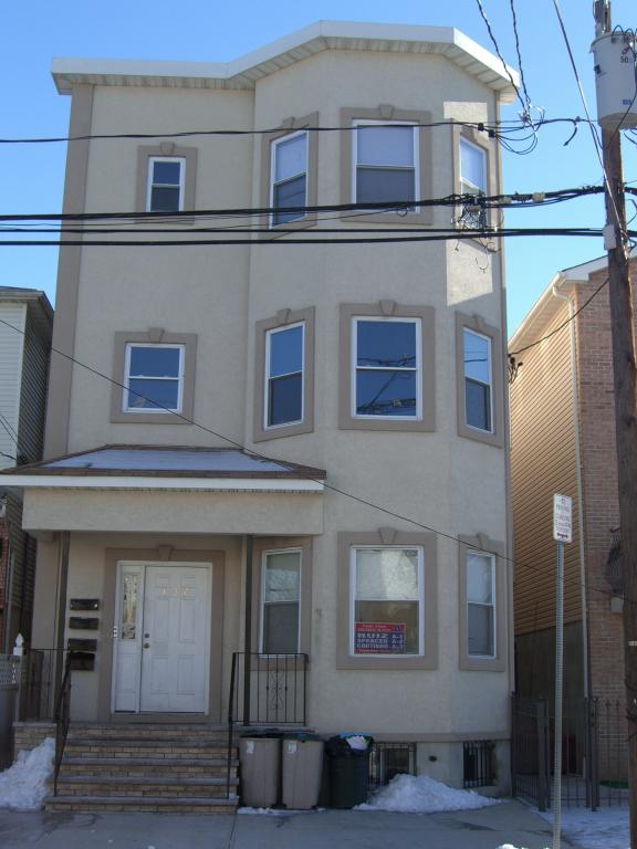 MLS #/Web ID: 2522492