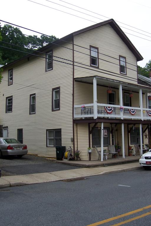 113 MAIN ST