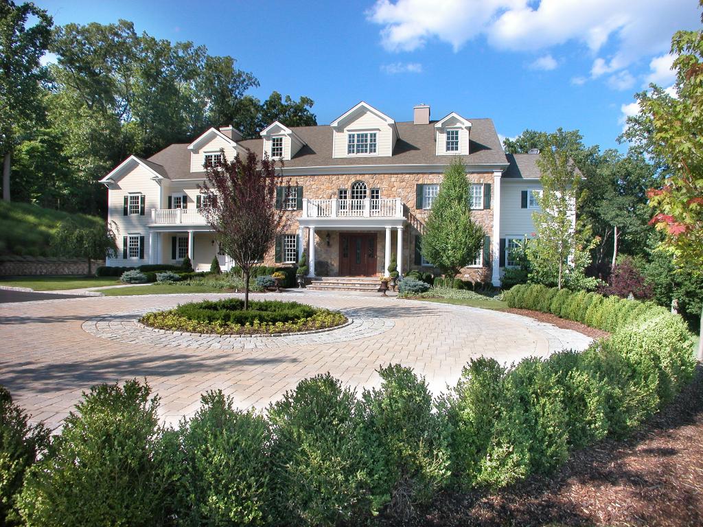 67 CHARLES RD