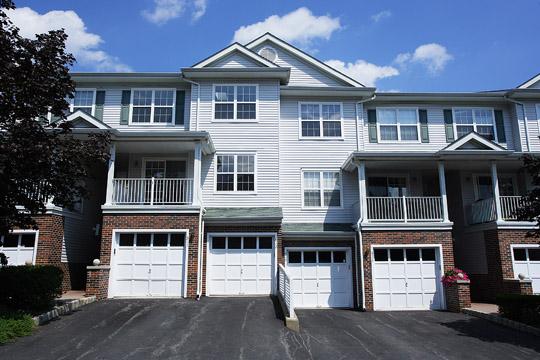 MLS #/Web ID: 2704292