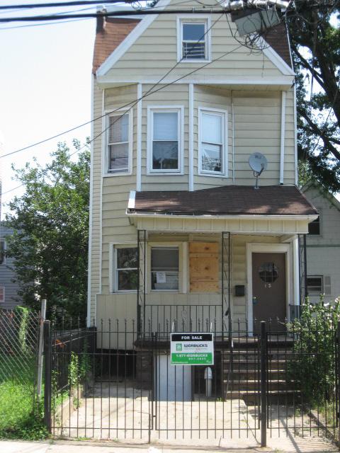 MLS #/Web ID: 2709892