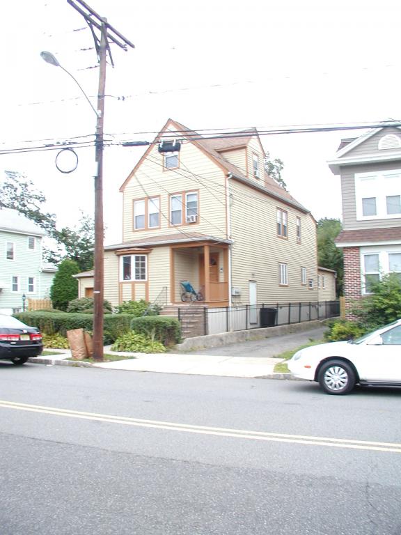 MLS #/Web ID: 2715292