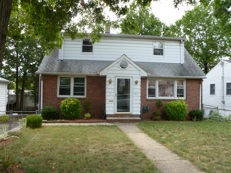 MLS #/Web ID: 2722892