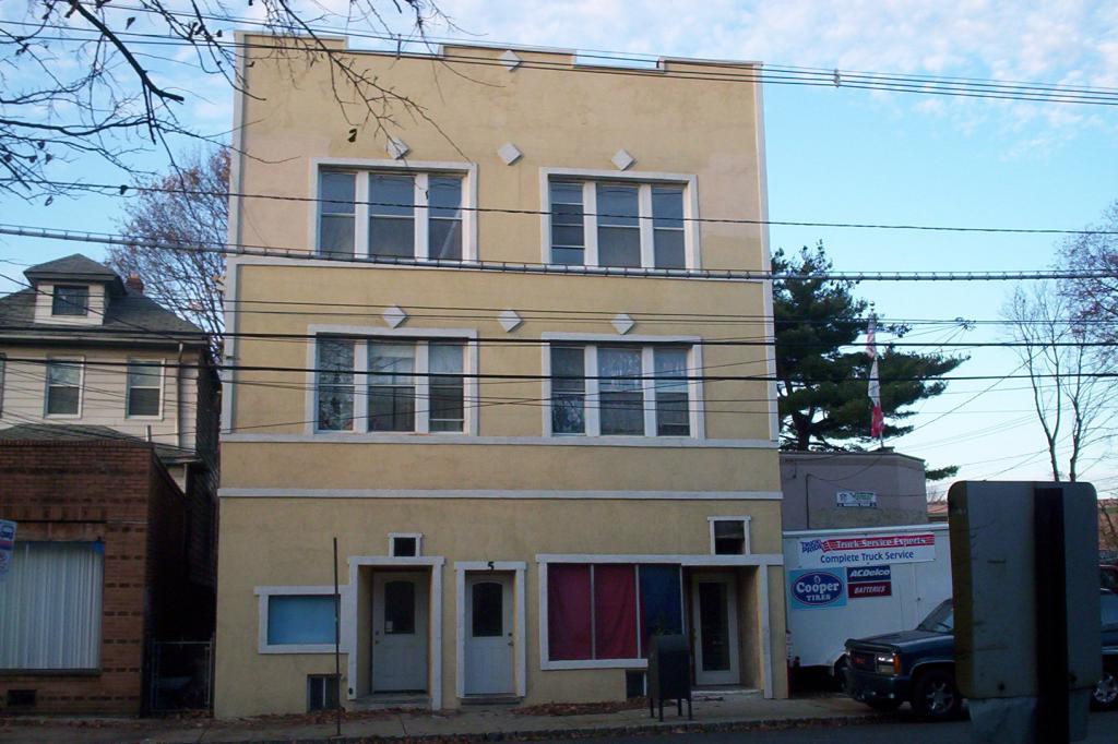 MLS #/Web ID: 2728292