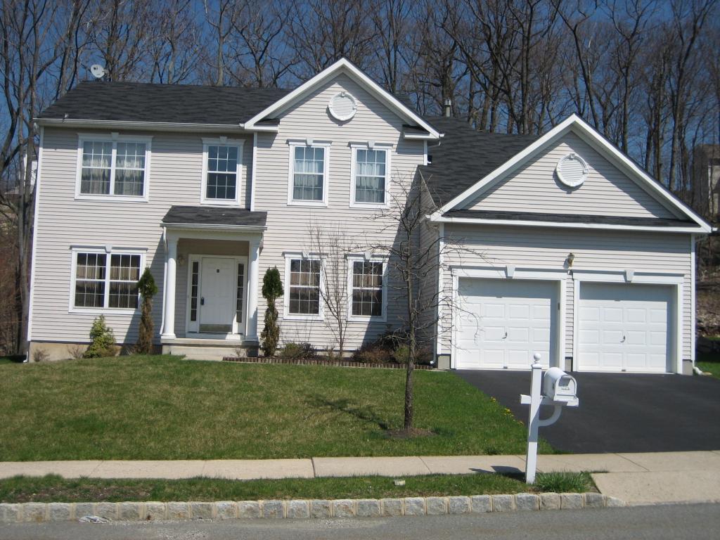 MLS #/Web ID: 2730492