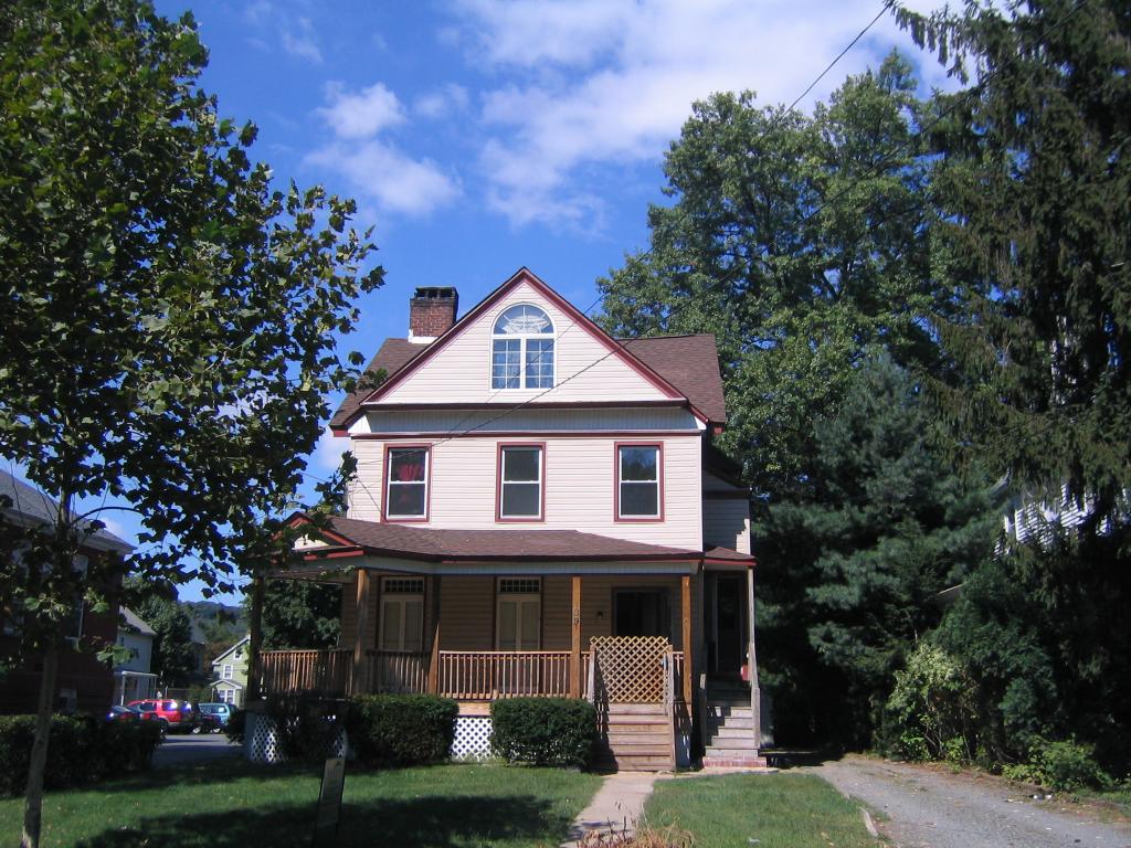 39 MOUNTAIN AVE