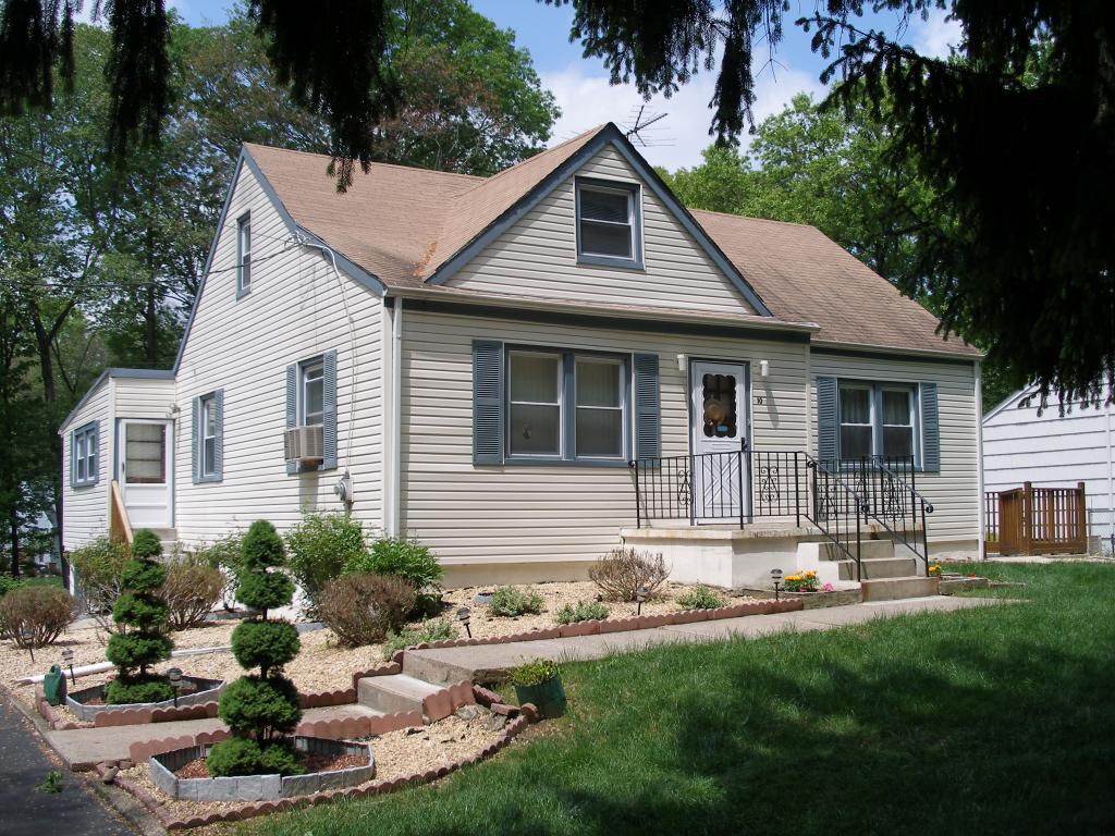 10 HIGHLAND ROAD