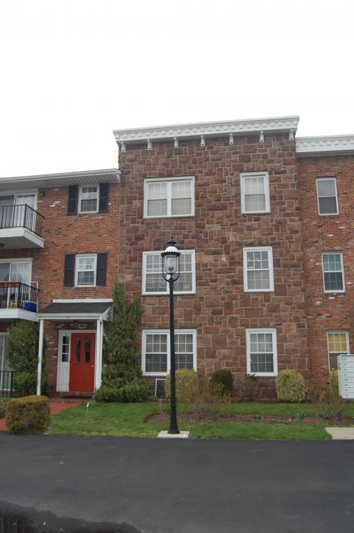 MLS #/Web ID: 2687993