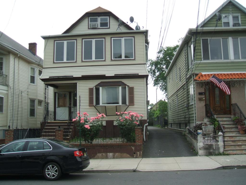MLS #/Web ID: 2689693
