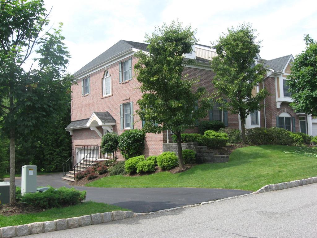131 SPRING HILL CIR