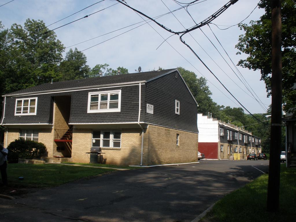 MLS #/Web ID: 2705193