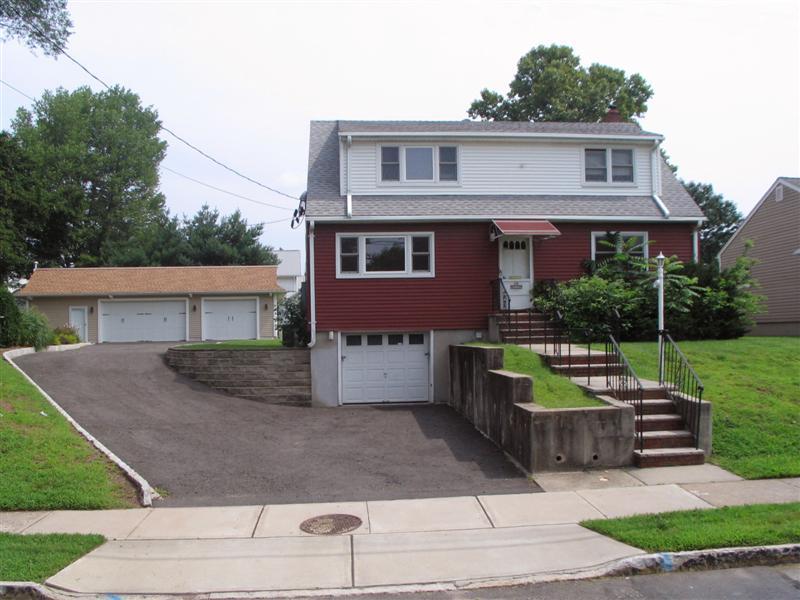 516 CENTRE STREET