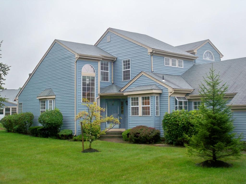 MLS #/Web ID: 2713193
