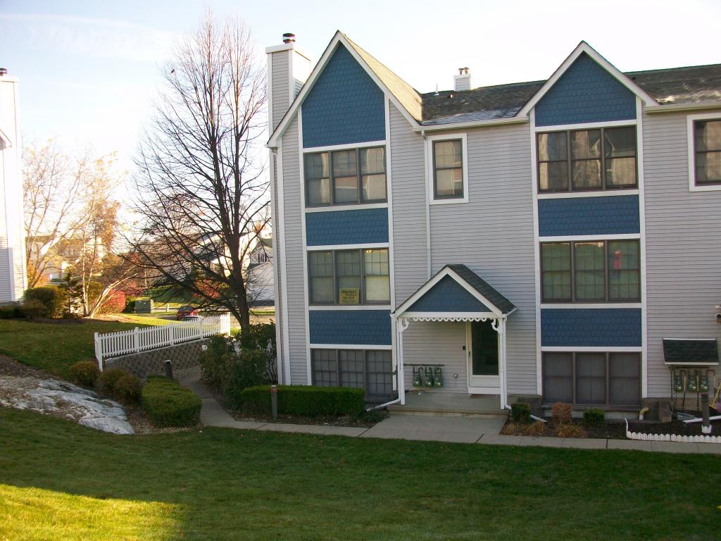 20 HERITAGE LN
