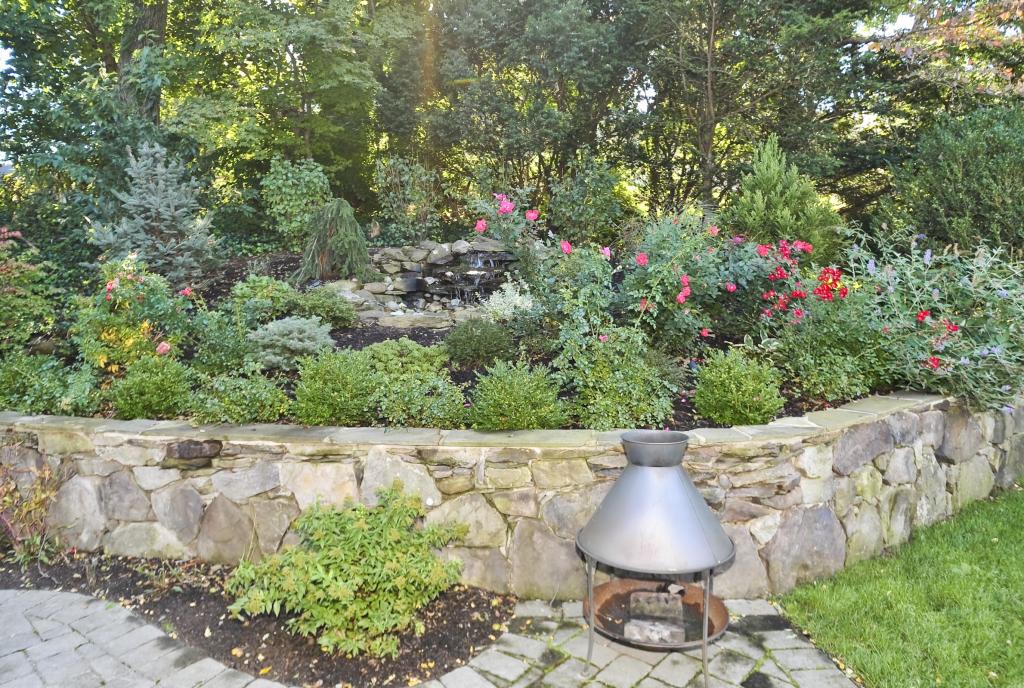 285 LUPINE WAY