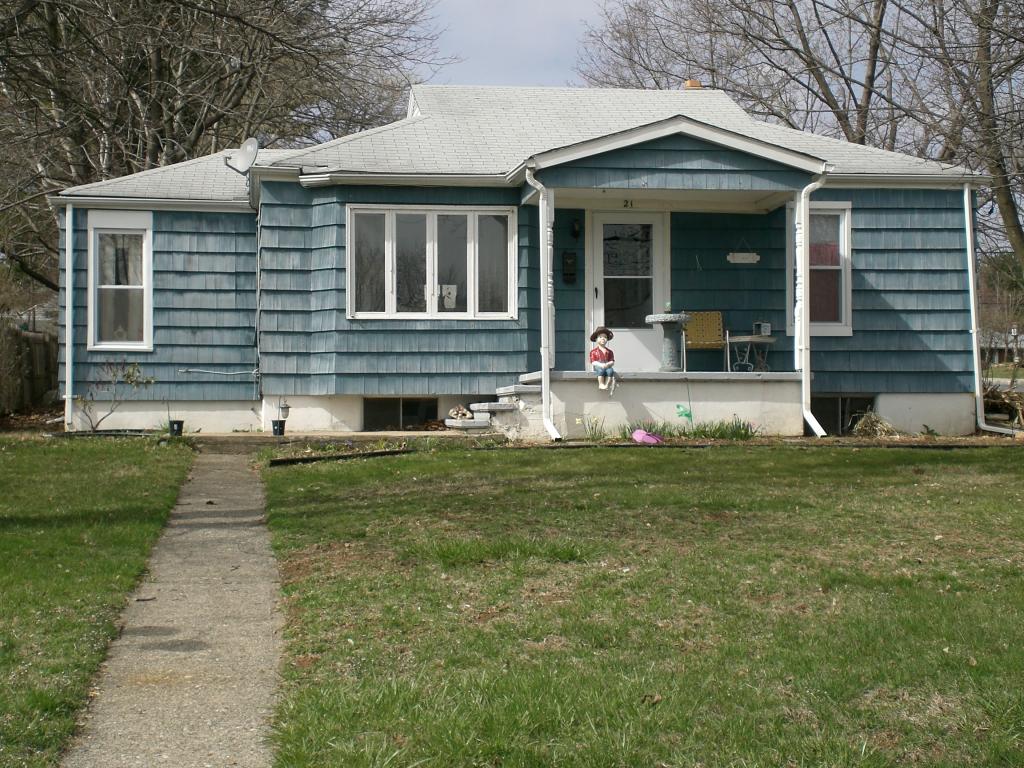 Cute Ranch with wood flooring, nice size rooms, lots of natural sun-light, eat-in kitchen s/s sink ,view open level rear yard with shade trees, deck, part fin. LL, FP in LR = wood stove-not connected 