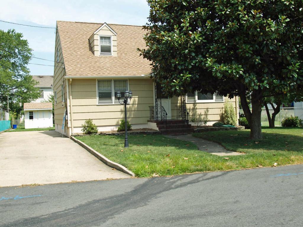 144 Lee Ave.