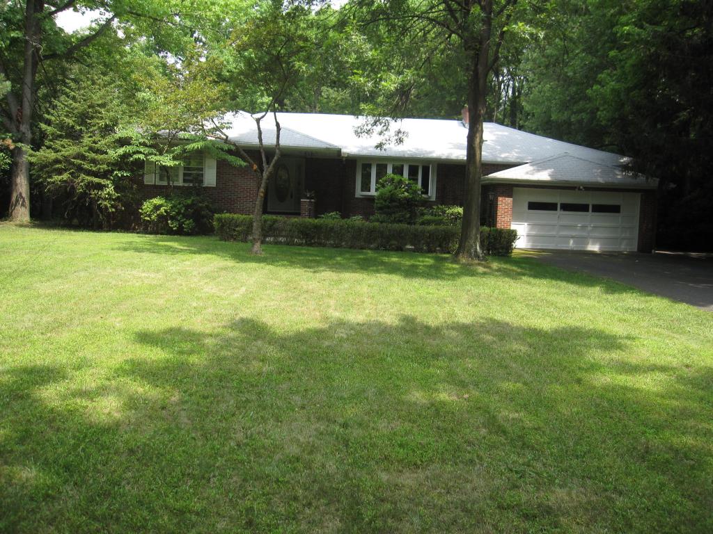 385 Middlesex Ave.