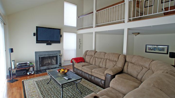 MLS #/Web ID: 2704594