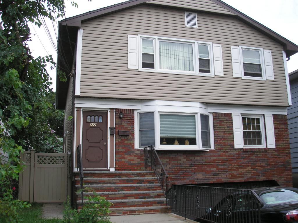 572 N UNION AVE