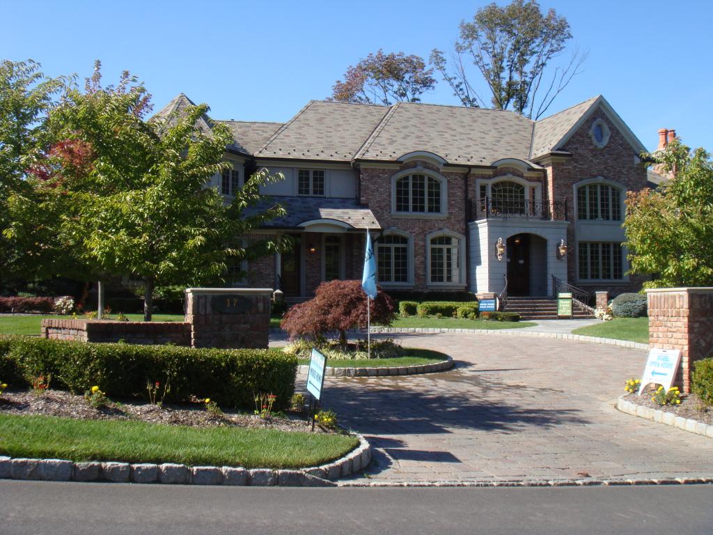 69 LAFAYETTE DR
