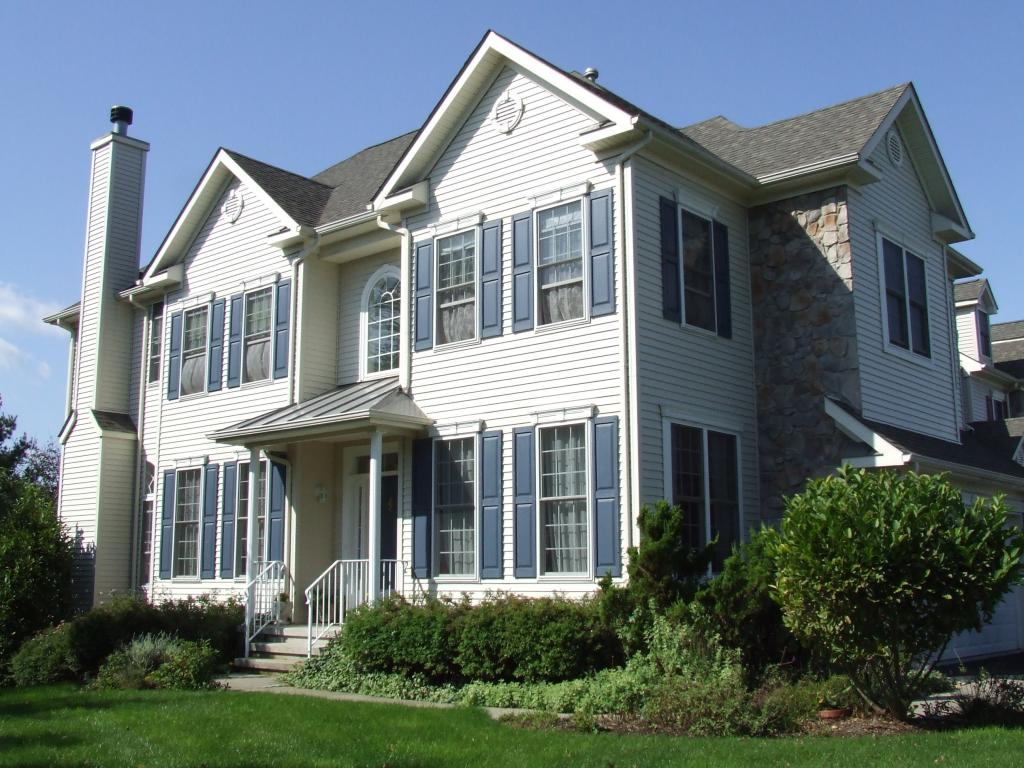 MLS #/Web ID: 2717594