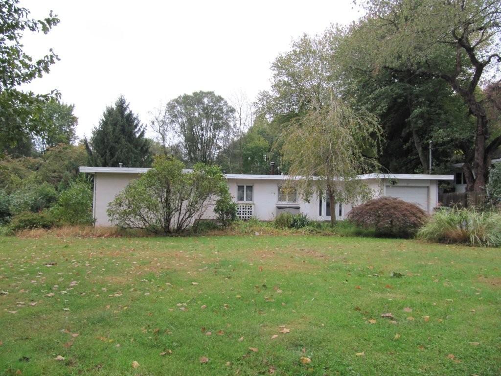 37 HOMESTEAD LN