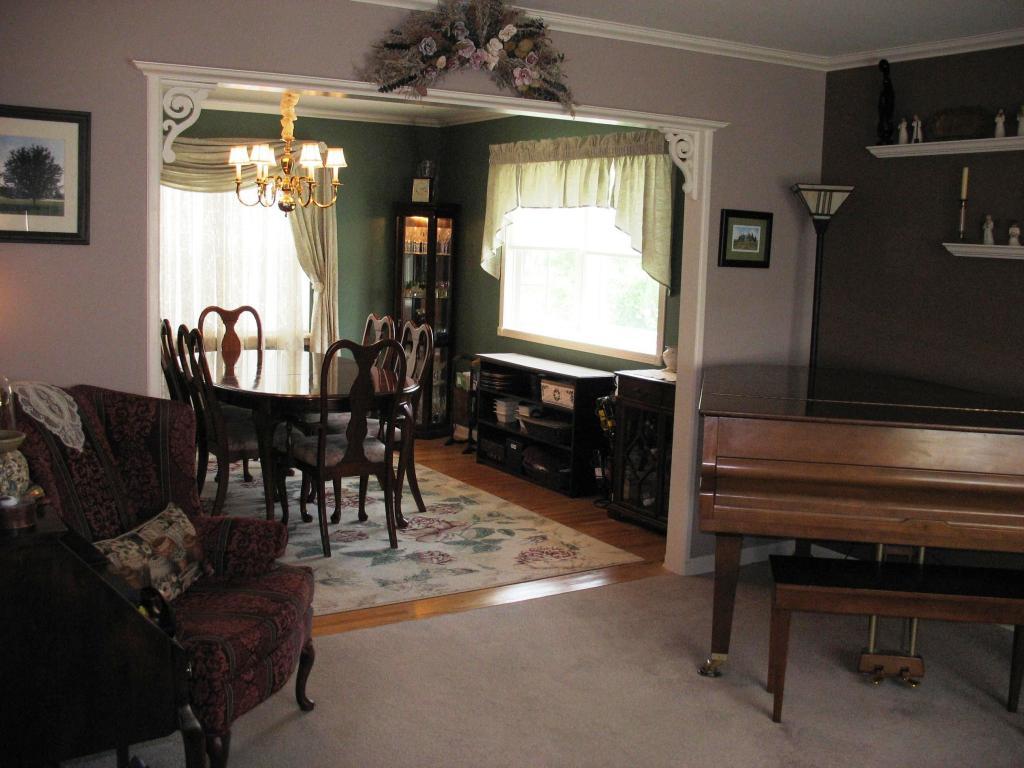 28 BAILEY PARK DR