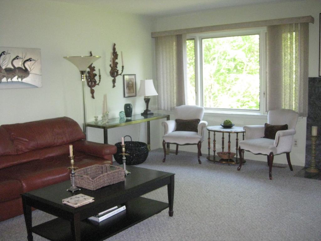 1356 STEPHANIE DR