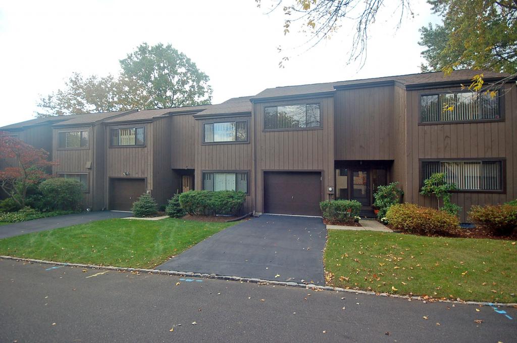 17 BEECH LN