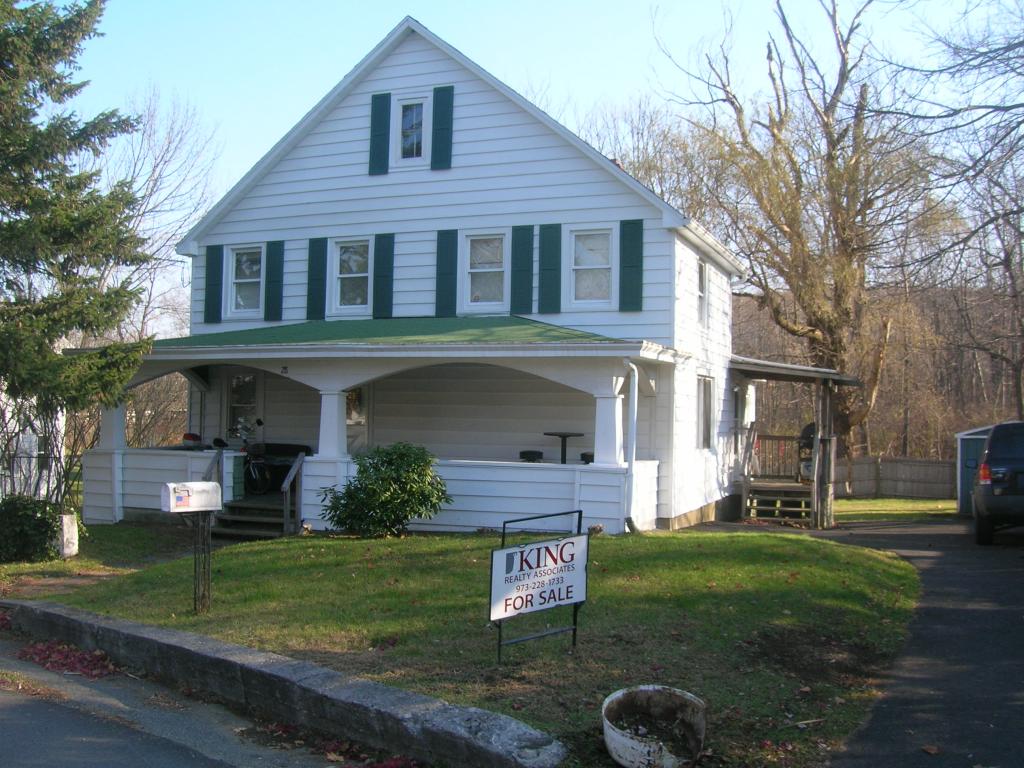MLS #/Web ID: 2725195