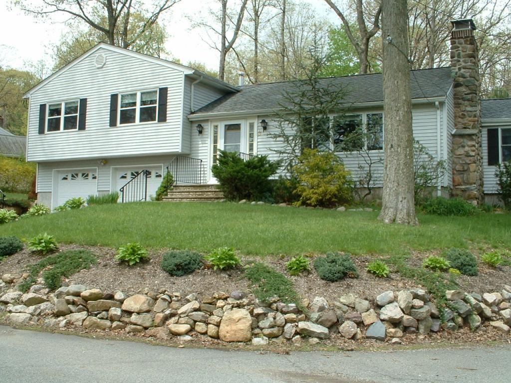 3 W LAKEVIEW TRL