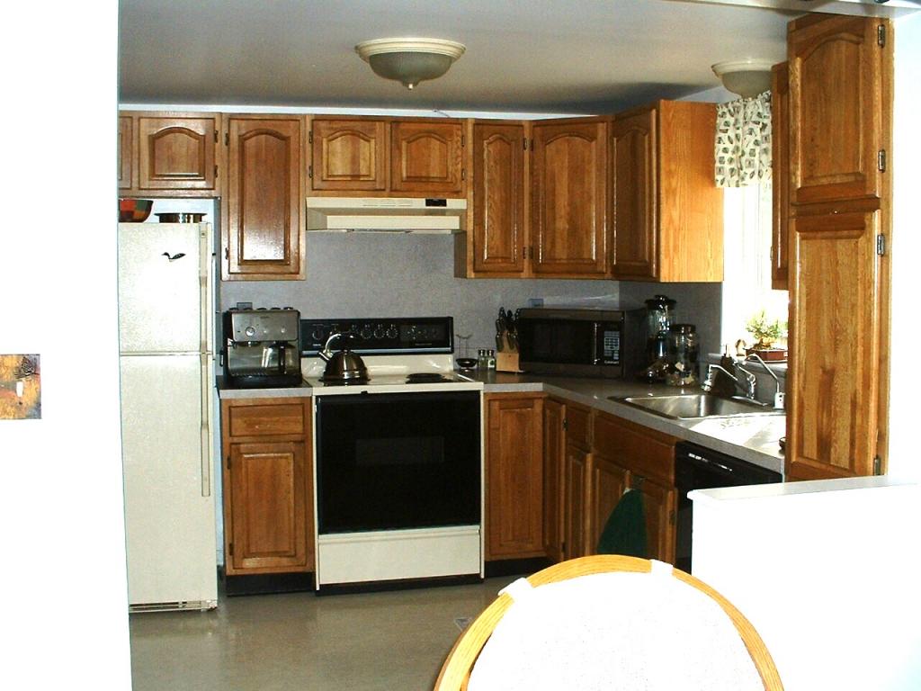 3 W LAKEVIEW TRL