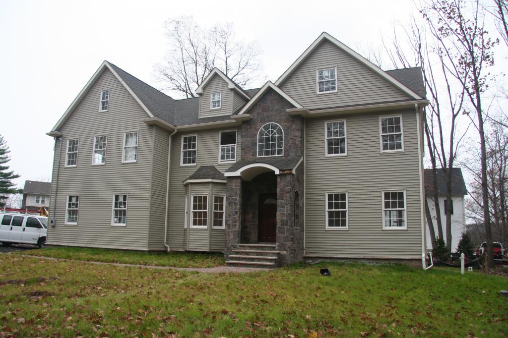 MLS #/Web ID: 2727095