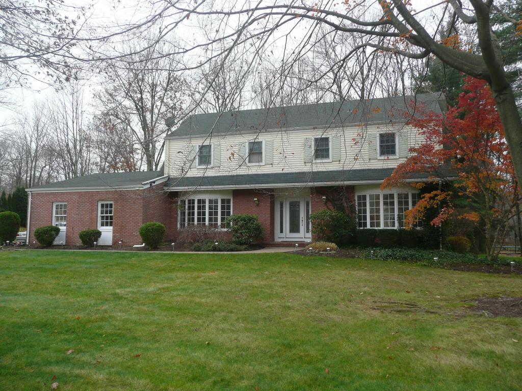 70 OAK DR