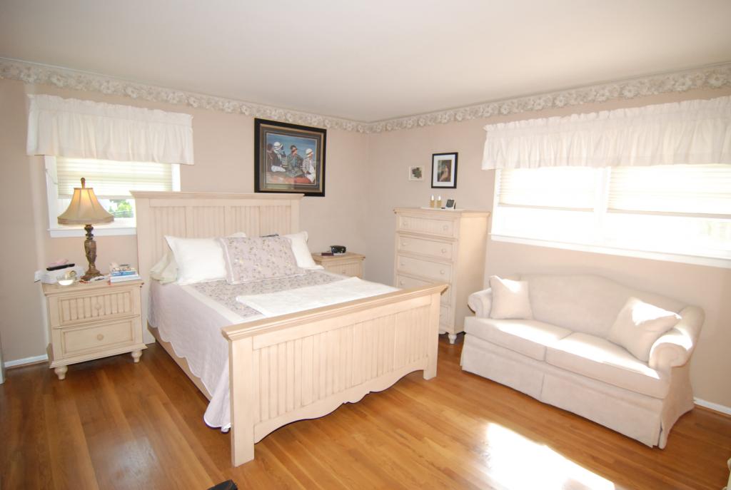 14 FAIRWAY CT