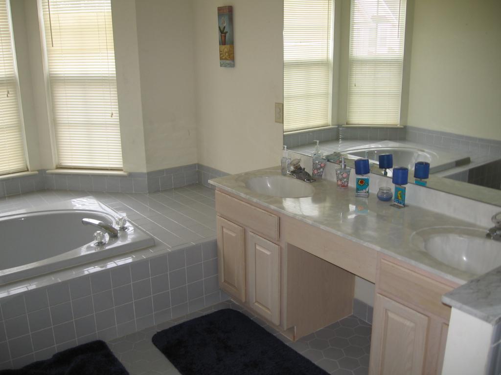 MLS #/Web ID: 2704796