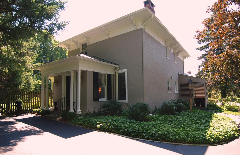 MLS #/Web ID: 2706696