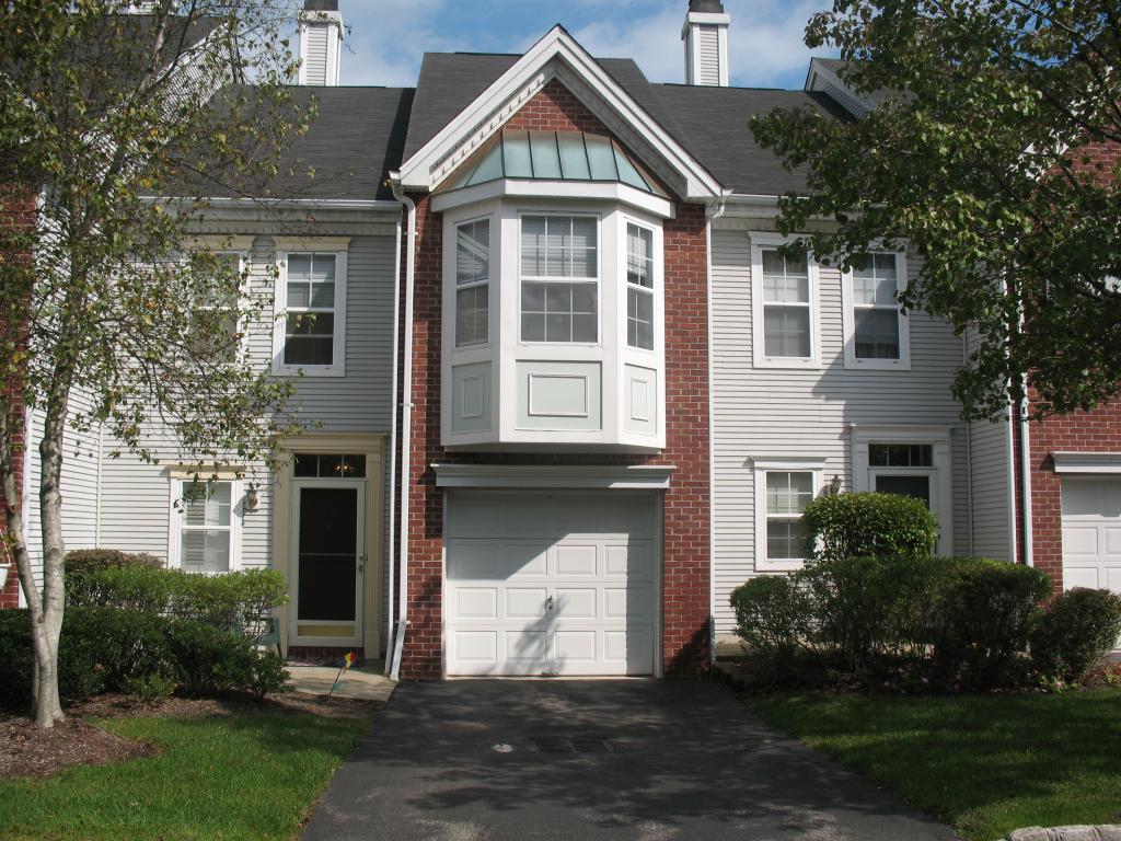85 HERITAGE CT